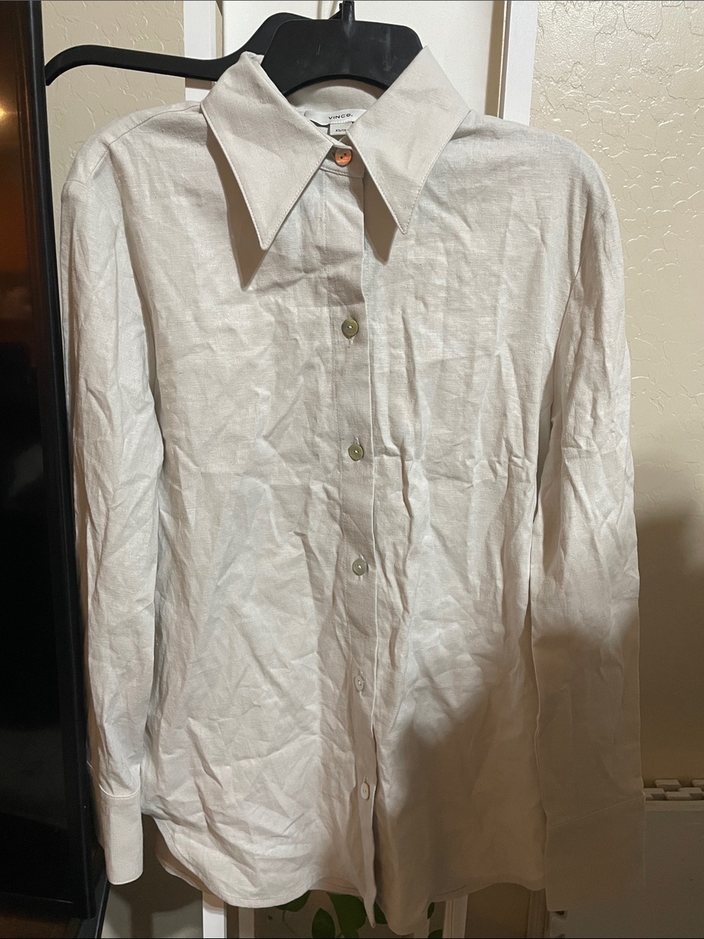 Vince Men's Long-Sleeve Point Collar Dress Shirt